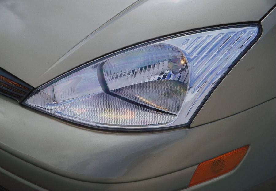  Ford Focus Wagon 1999 года  (фото 18 из 75)